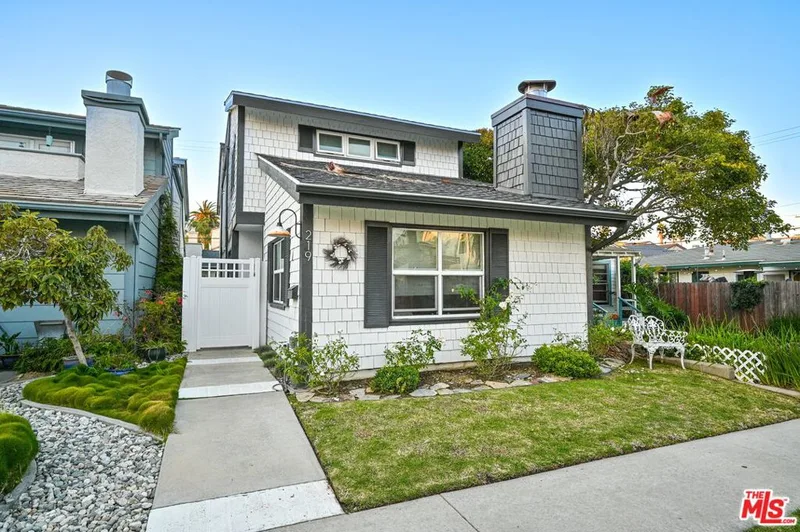 219 13th Street, Huntington Beach