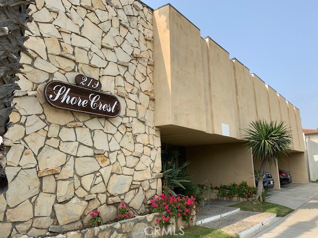 219 15th Street 7, Huntington Beach CA 92648 - photo 1