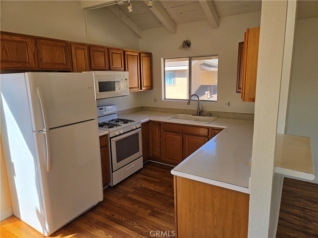 219 Oswego D, Huntington Beach CA 92648 - photo 3