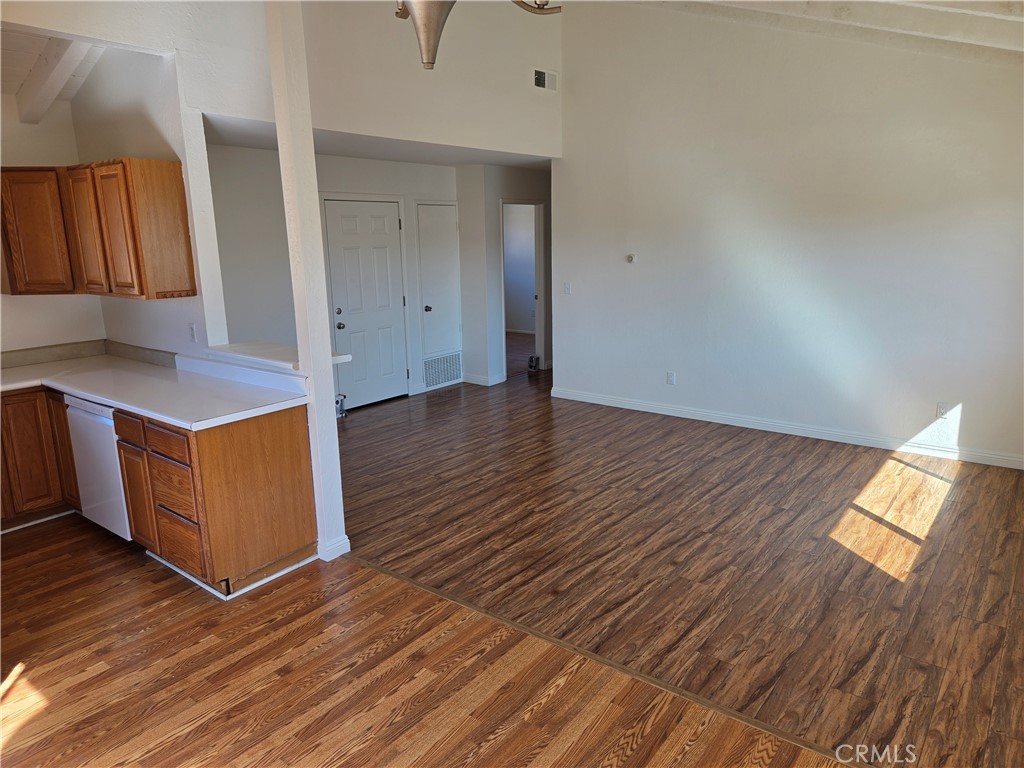 219 Oswego D, Huntington Beach CA 92648 - photo 4