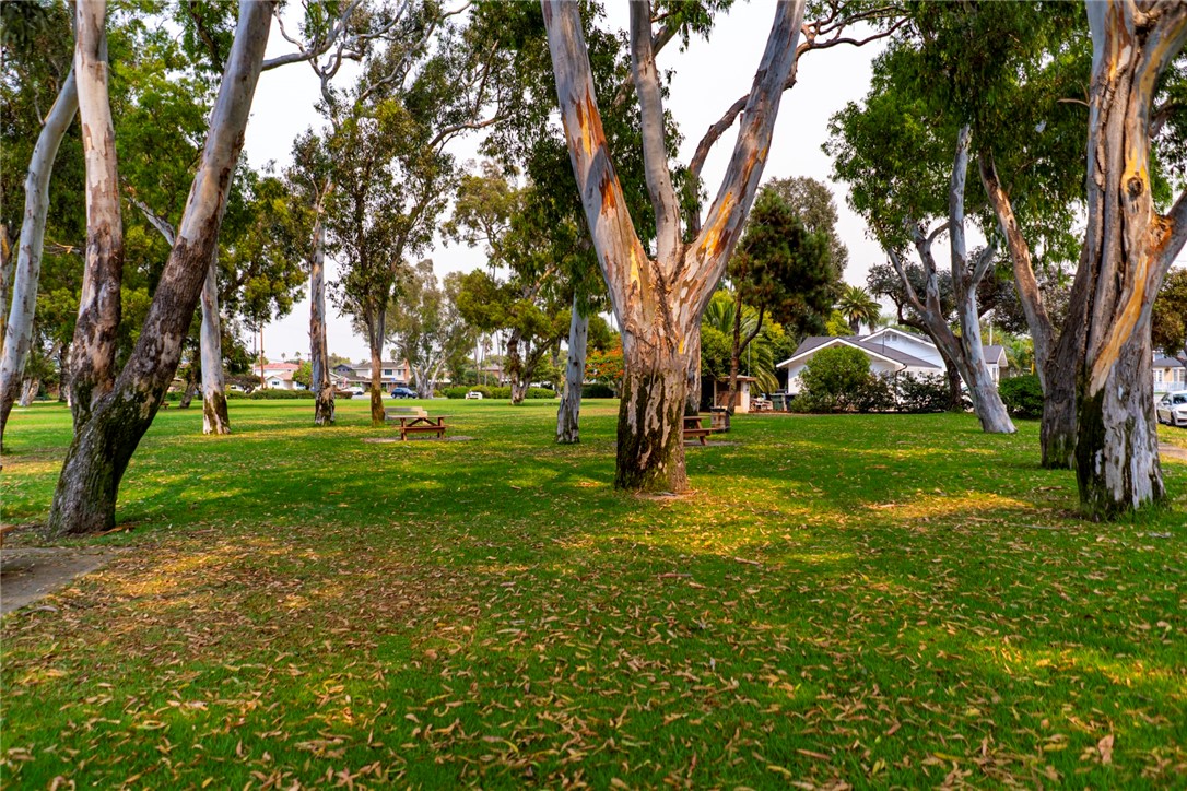 Ten min. walk to Lake Park. - 219 Oswego D, Huntington Beach CA 92648 - photo 13