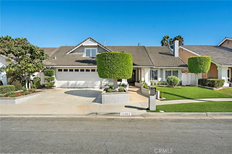 21902 Summerwind Lane, Huntington Beach