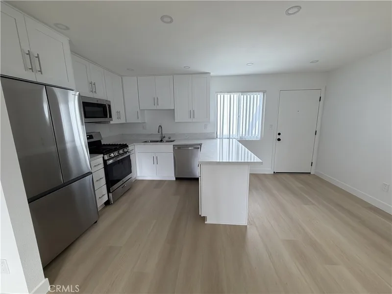 220 12th Street 19, Huntington Beach, CA 92648