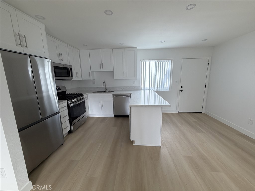 220 12th Street 19, Huntington Beach CA 92648 - photo 1