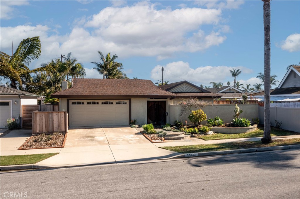 same photo as prior without AI enhancement - 22042 Catalina Circle, Huntington Beach CA 92646 - photo 1