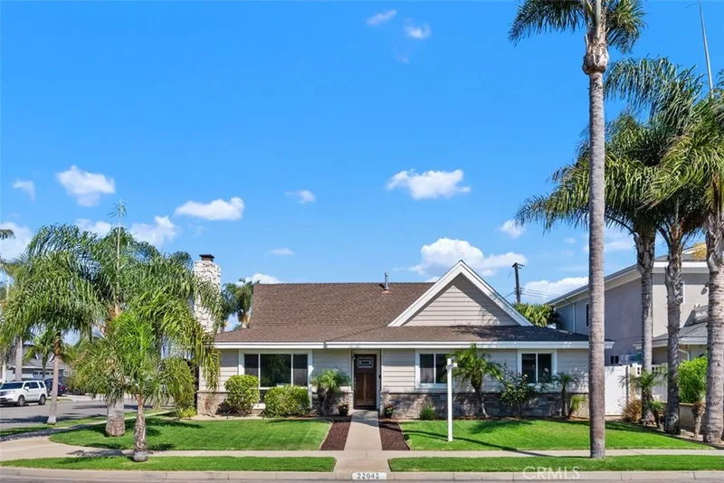 22042 Surfrider Lane, Huntington Beach, CA 92646