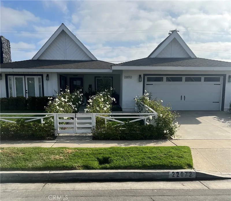 22072 Capistrano Lane, Huntington Beach, CA 92646