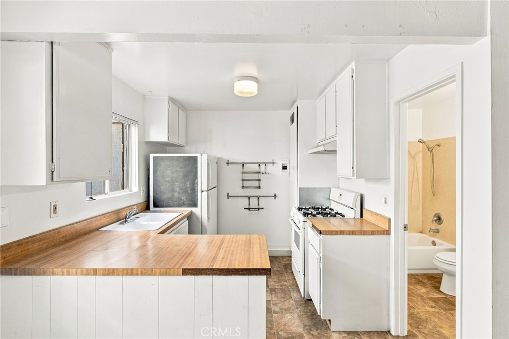 221 21st Street, Huntington Beach CA 92648 - photo 17