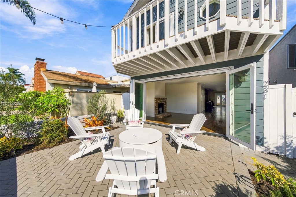 Front patio - 231 Elmira, Huntington Beach CA 92648 - photo 2