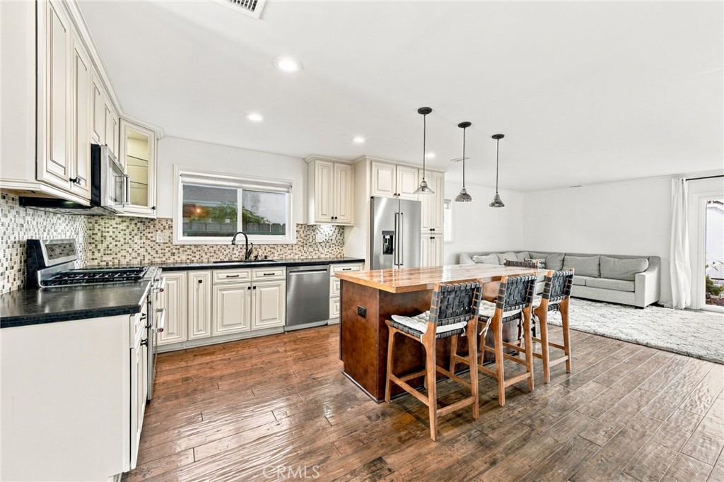 231 Elmira, Huntington Beach CA 92648 - photo 8