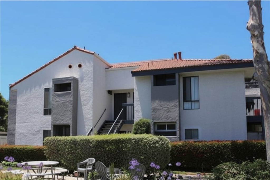 2323 Huntington Street 701, Huntington Beach CA 92648 - photo 1