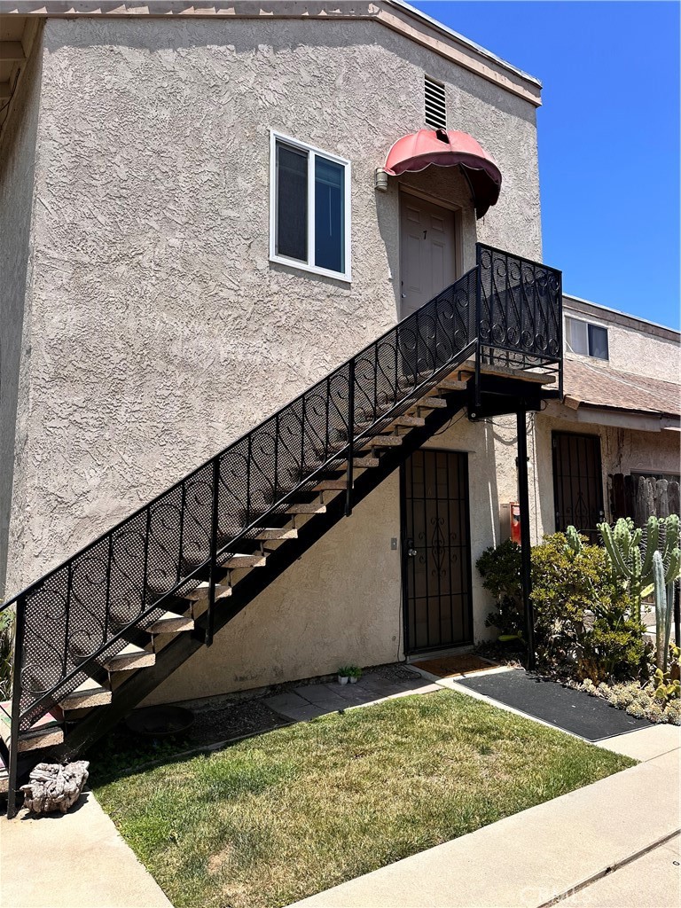 Privacy in the upstairs rear of the building - 2517 Florida 7, Huntington Beach CA 92648 - photo 1