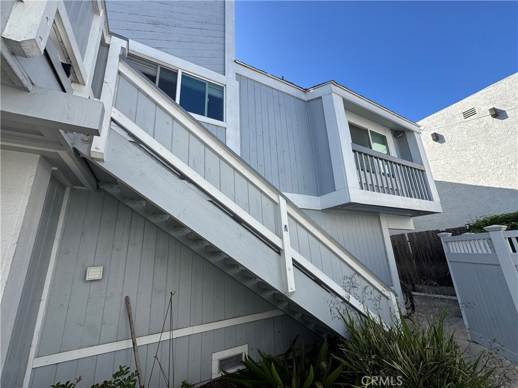 301 18th A, Huntington Beach CA 92648 - photo 1