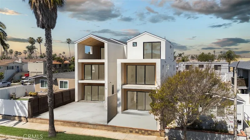 305 14th Street, Huntington Beach, CA 92648