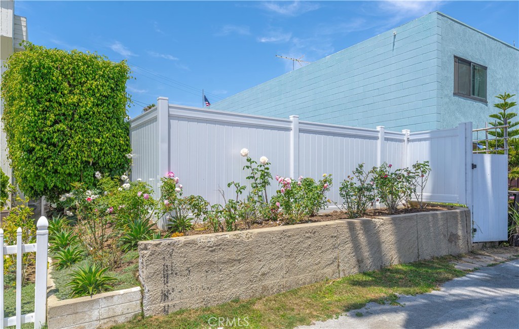 305 17th, Huntington Beach CA 92648 - photo 5