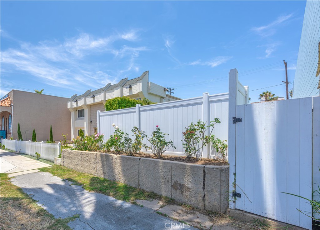 305 17th, Huntington Beach CA 92648 - photo 37