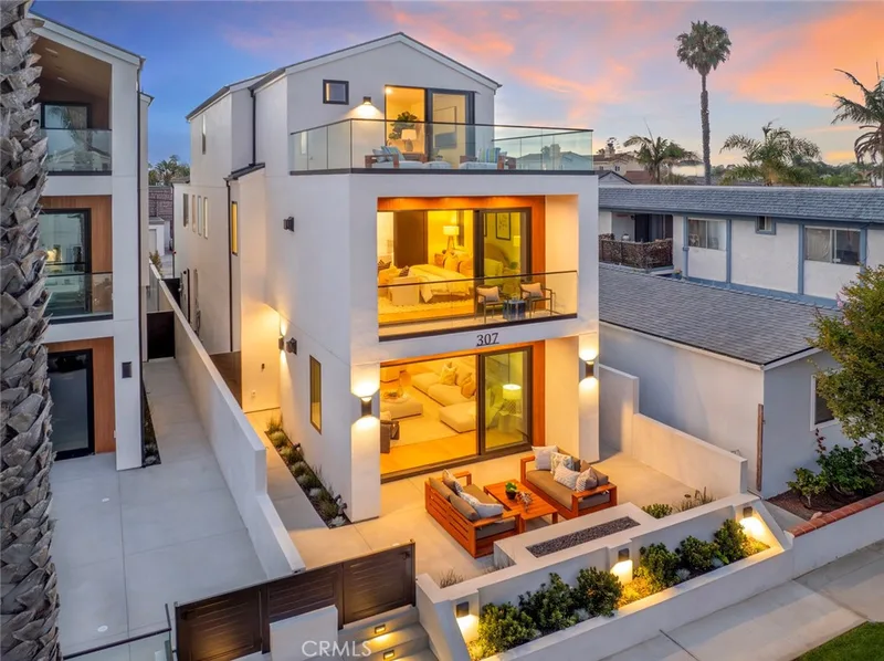 307 14th Street, Huntington Beach