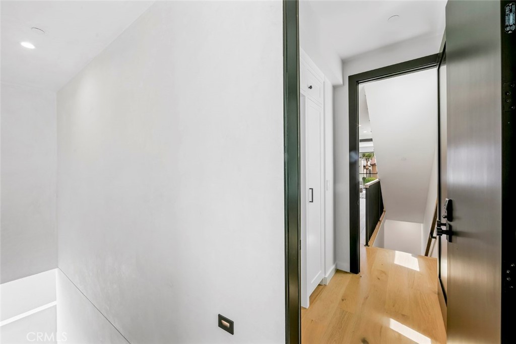 Private staircase to ADU or direct access from Main Residence - 307 14th Street, Huntington Beach CA 92648 - photo 24