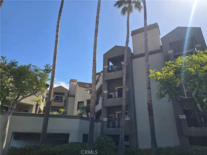 310 Lake 213, Huntington Beach, CA 92648