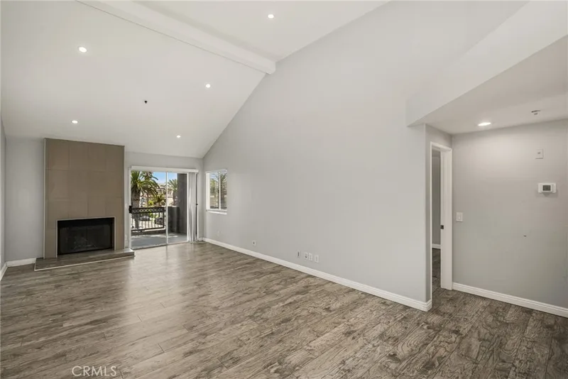 310 Lake Street 301, Huntington Beach, CA 92648