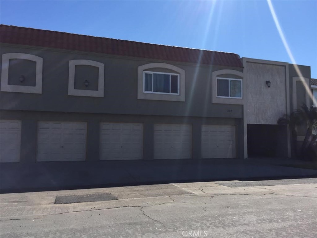 312 10th Street E, Huntington Beach CA 92648 - photo 1