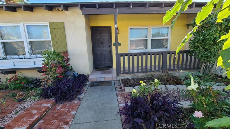 318 Elmira Avenue, Huntington Beach, CA 92648