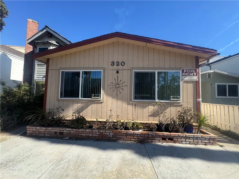320 14th 4, Huntington Beach, CA 92648