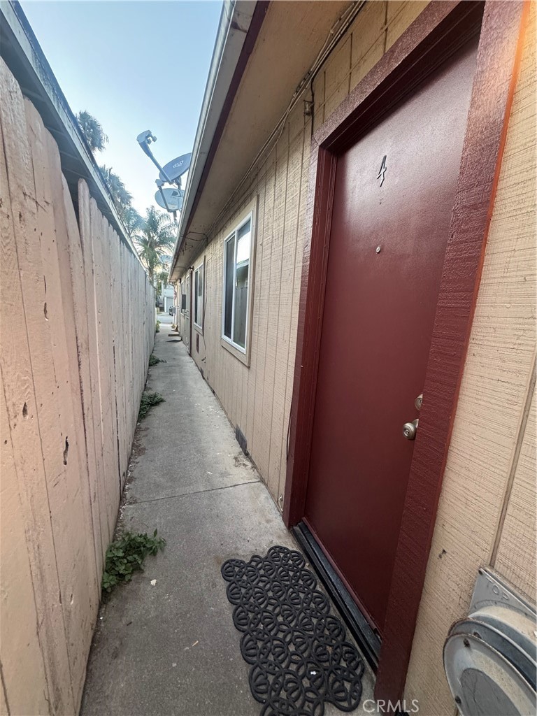 320 14th 4, Huntington Beach CA 92648 - photo 5