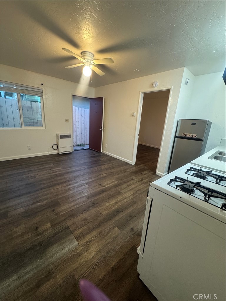 320 14th 4, Huntington Beach CA 92648 - photo 8