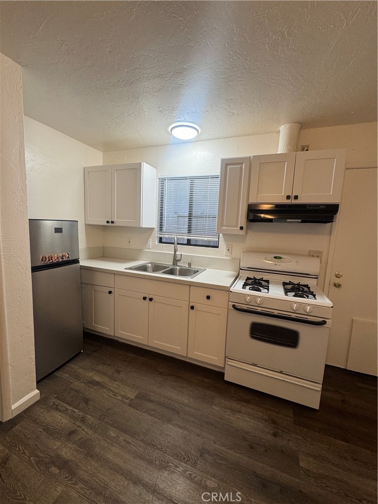 320 14th 4, Huntington Beach CA 92648 - photo 9