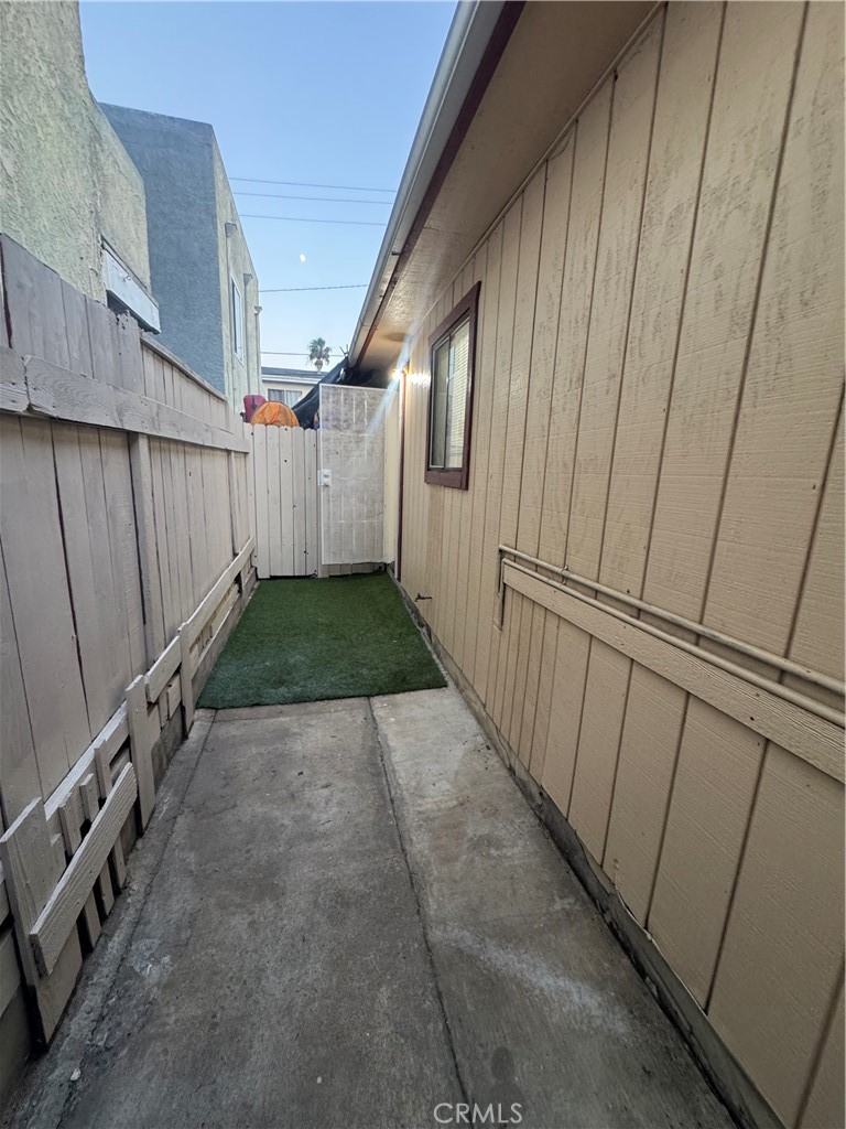 320 14th 4, Huntington Beach CA 92648 - photo 25