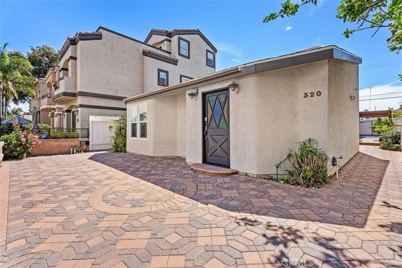 320 7th, Huntington Beach, CA 92648
