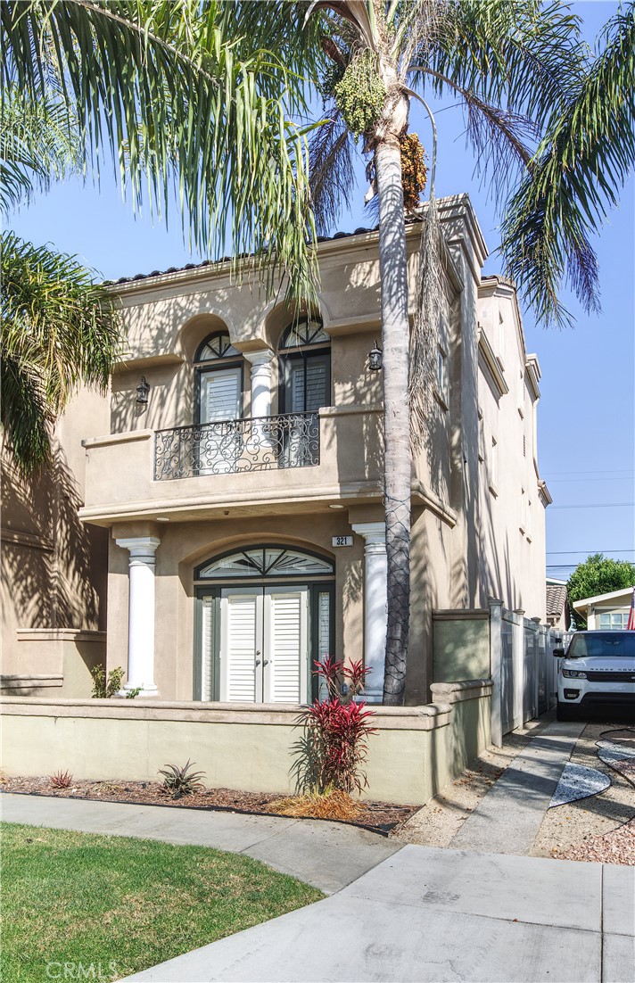 Front - 321 9th Street, Huntington Beach CA 92648 - photo 1