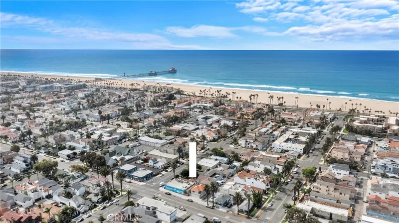 323 11th Street, Huntington Beach, CA 92648