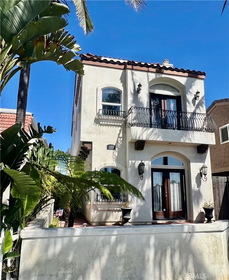323 13th Street, Huntington Beach, CA 92648