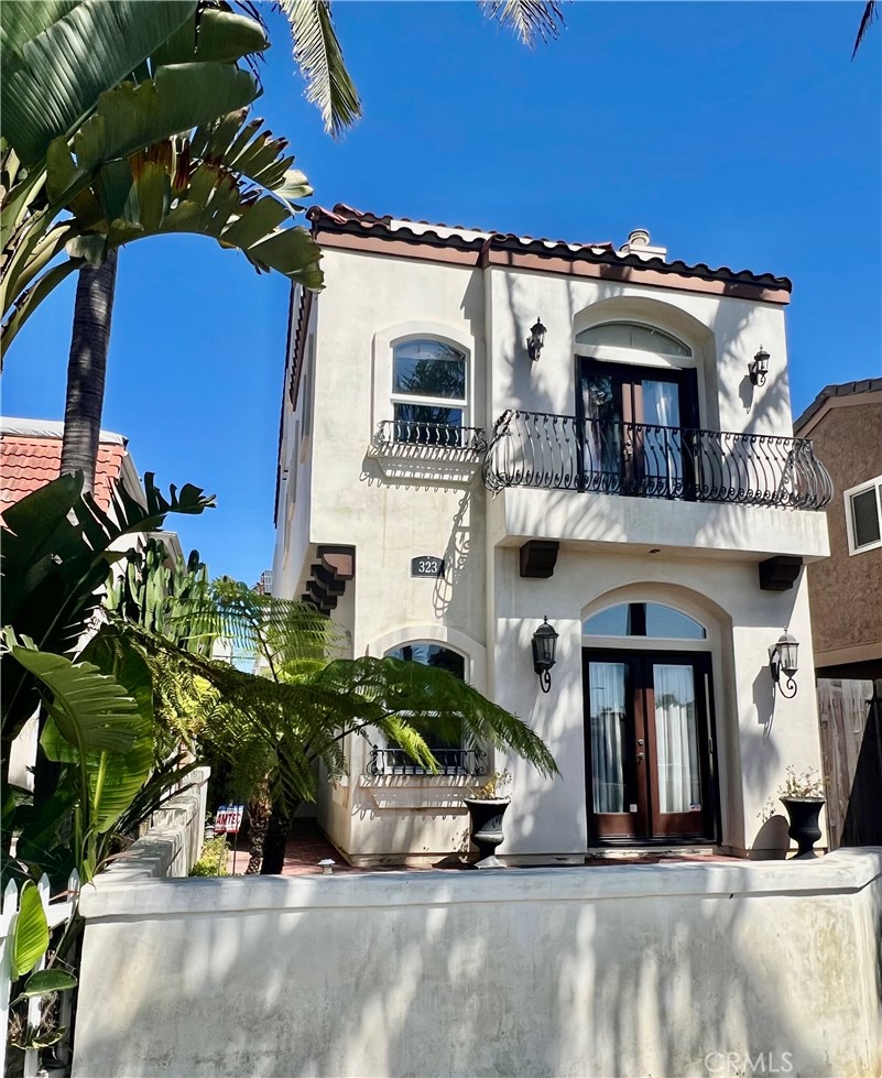 323 13th Street, Huntington Beach CA 92648 - photo 1