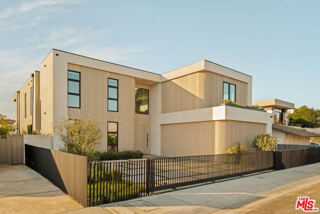 3271 Easter Circle, Huntington Beach CA 92649 - photo 2