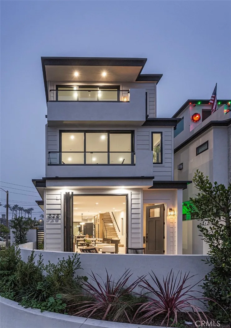 328 3rd Street, Huntington Beach
