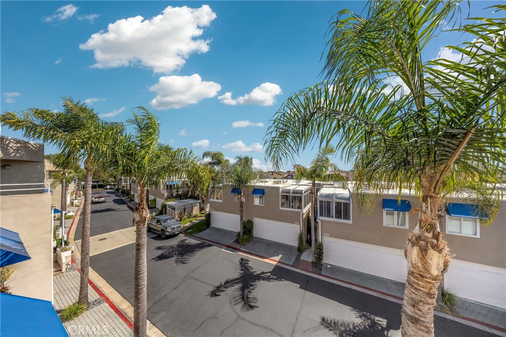 View from balcony. - 3361 Tempe, Huntington Beach CA 92649 - photo 22