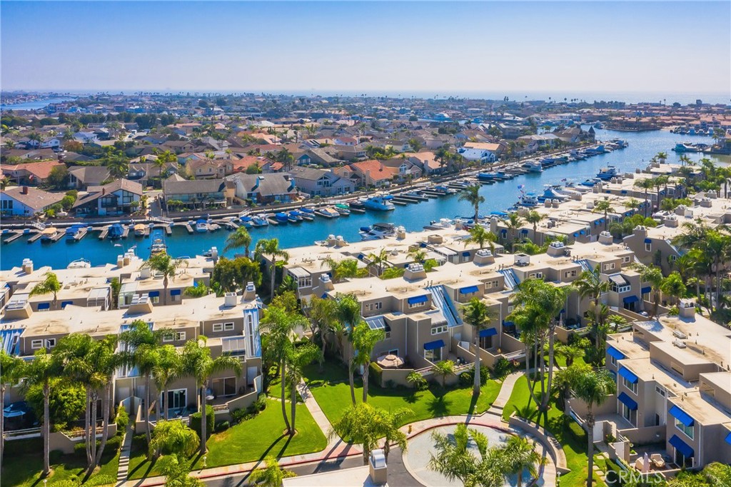 Seabridge sits on one of the primary channels in Huntington Harbour. - 3361 Tempe, Huntington Beach CA 92649 - photo 47
