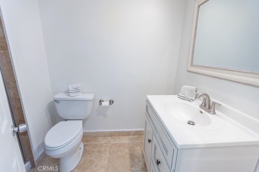 middle bath/shower - 3393 Tempe, Huntington Beach CA 92649 - photo 13