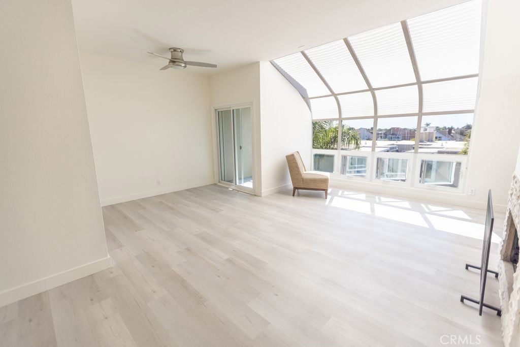 living room - 3393 Tempe, Huntington Beach CA 92649 - photo 18