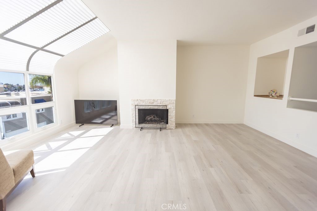 living room - 3393 Tempe, Huntington Beach CA 92649 - photo 19