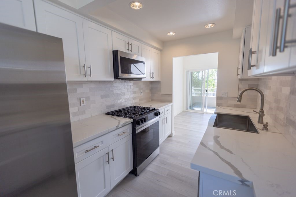 3393 Tempe, Huntington Beach CA 92649 - photo 28