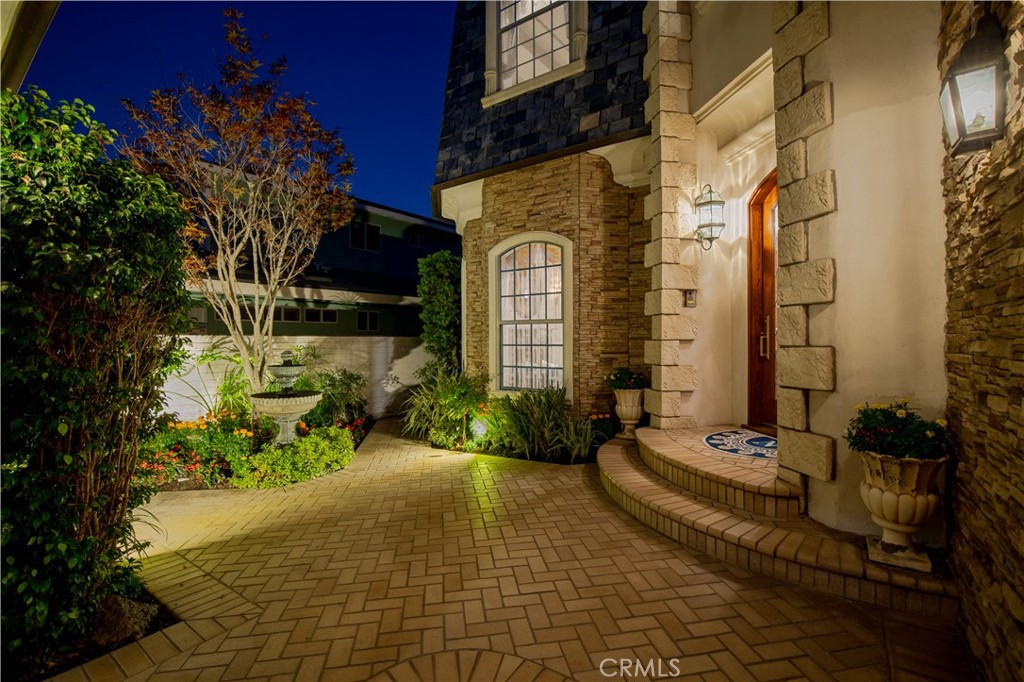 3492 Gilbert, Huntington Beach CA 92649 - photo 2