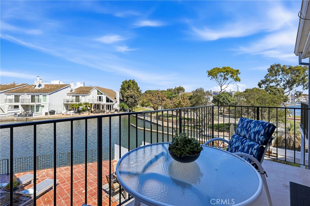 Morning coffee or happy hour it's yours to enjoy. - 3631 Windspun Drive Drive, Huntington Beach CA 92649 - photo 27