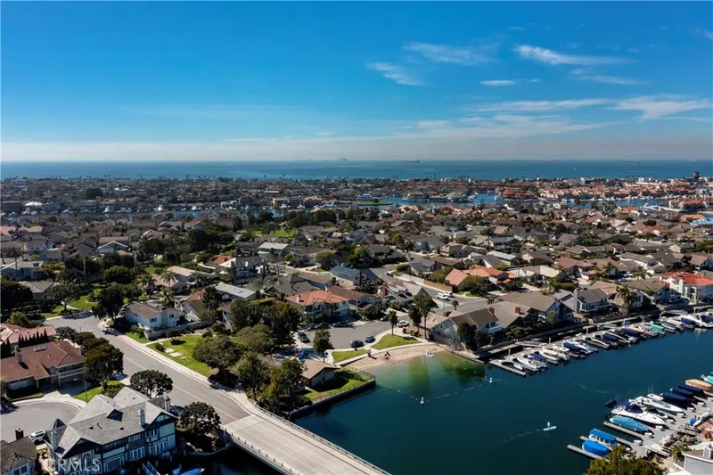 3661 Pirate, Huntington Beach