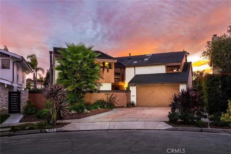 3902 Legend Circle, Huntington Beach, CA 92649