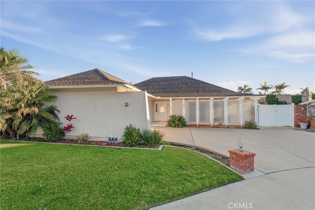 3922 Kitten Circle, Huntington Beach CA 92649 - photo 1