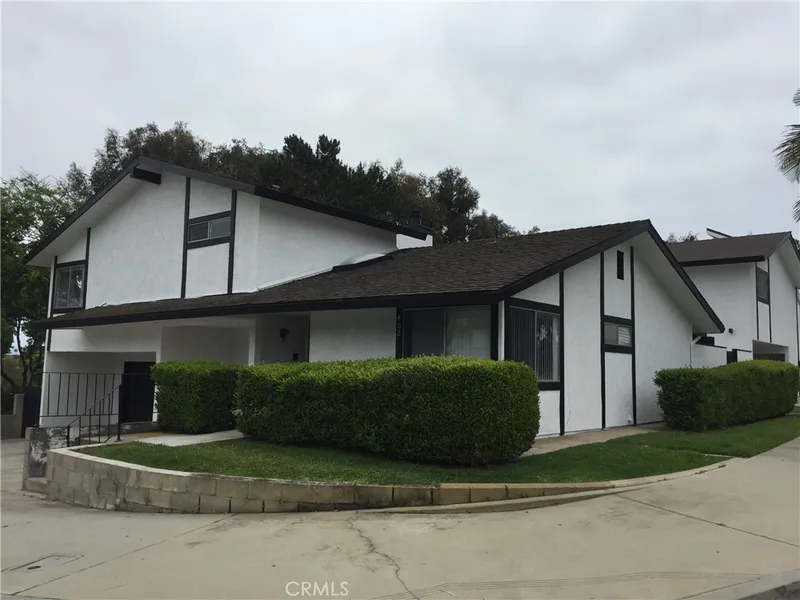 402 Detroit Avenue C, Huntington Beach, CA 92648